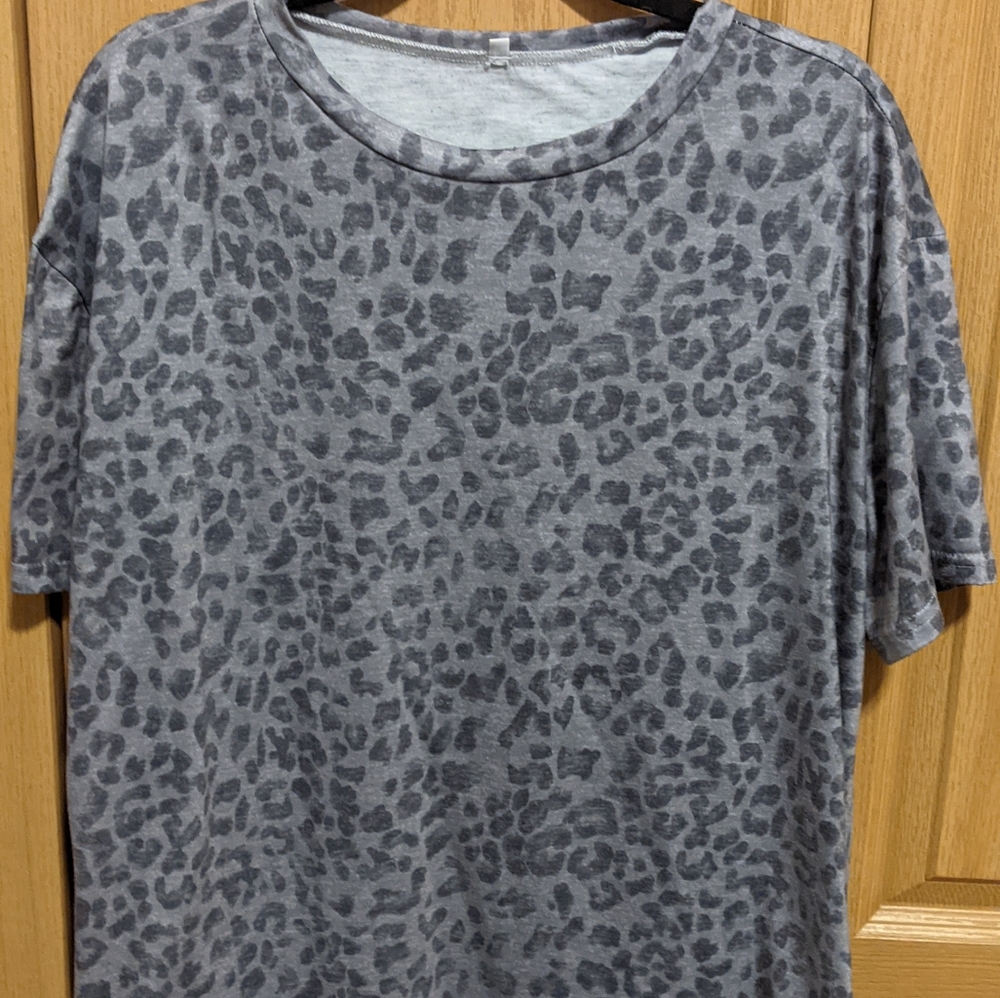 Cheetah print tee